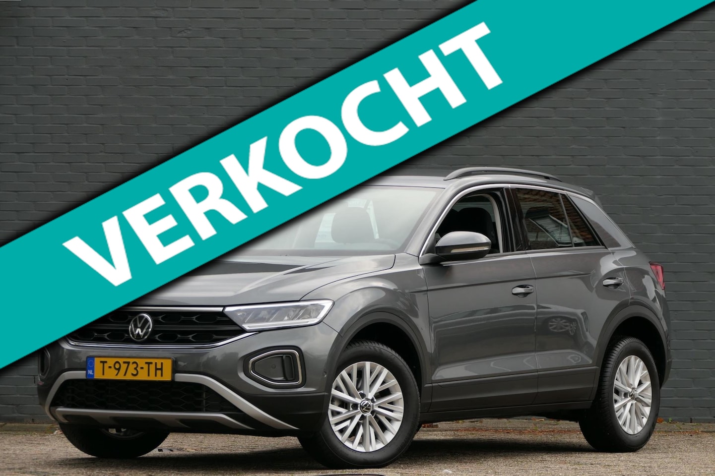 Volkswagen T-Roc - 1.0 TSI 110PK App Connect | Navigatie | Parkeerassist | ACC - AutoWereld.nl