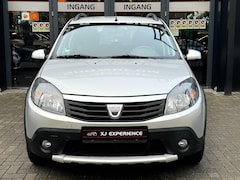 Dacia Sandero Stepway - 1.6 AIRCO CARPLAY NAVI ELECT RAMEN AFNEEMBAAR TREKHAAK 16'VELGEN