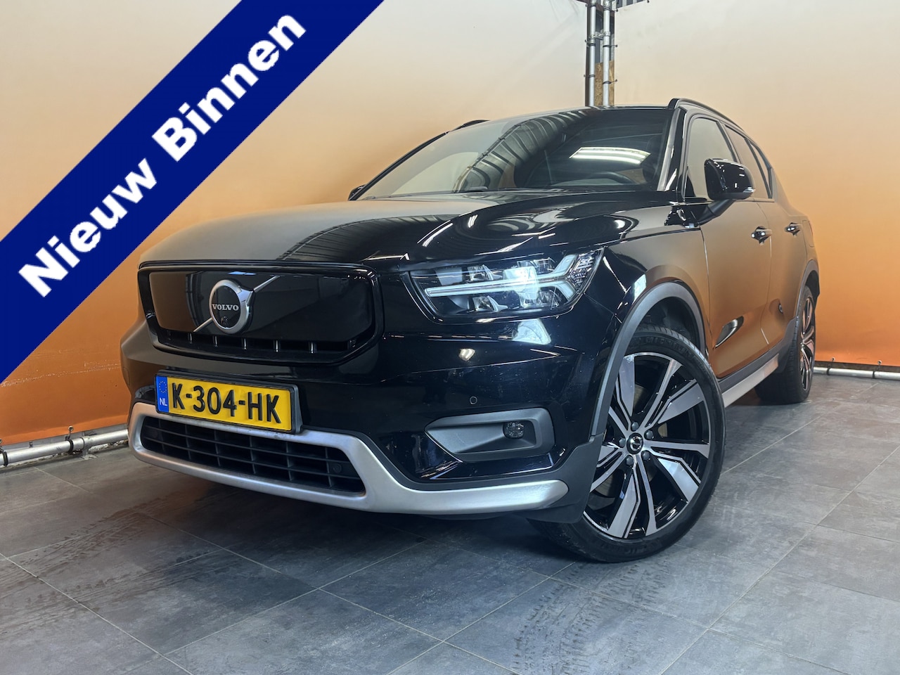 Volvo XC40 - Recharge P8 AWD R-Design schuifdak | 360 camera | stoelverw. | stoelverw. - AutoWereld.nl