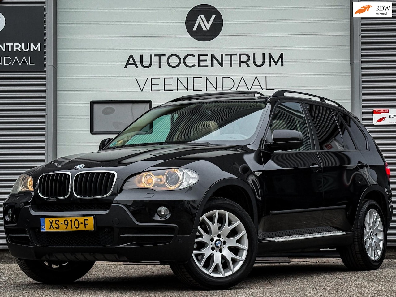 BMW X5 - XDrive30d High Executive APK 01-2027 PANO/LEDER/CAMERA/XENON - AutoWereld.nl