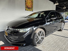 Volkswagen Golf - 1.5 eTSI Edition 50 / Panoramadak / 1 jaar volledige Bovag Garantie + onderhoud