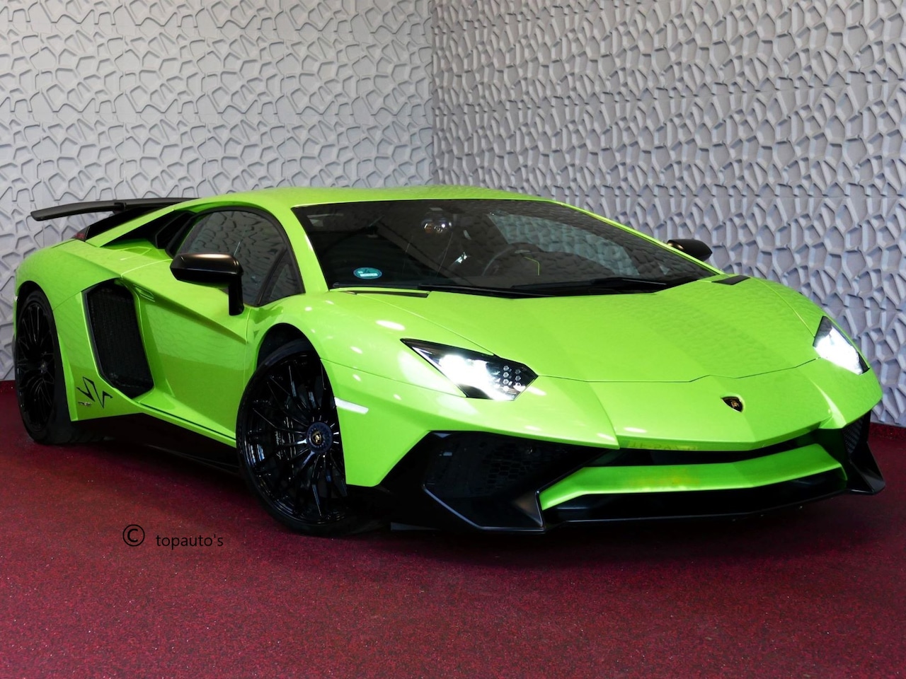 Lamborghini Aventador - 6.5 V12 LP750-4 Superveloce SV Verde ithaca Lift Camera. - AutoWereld.nl