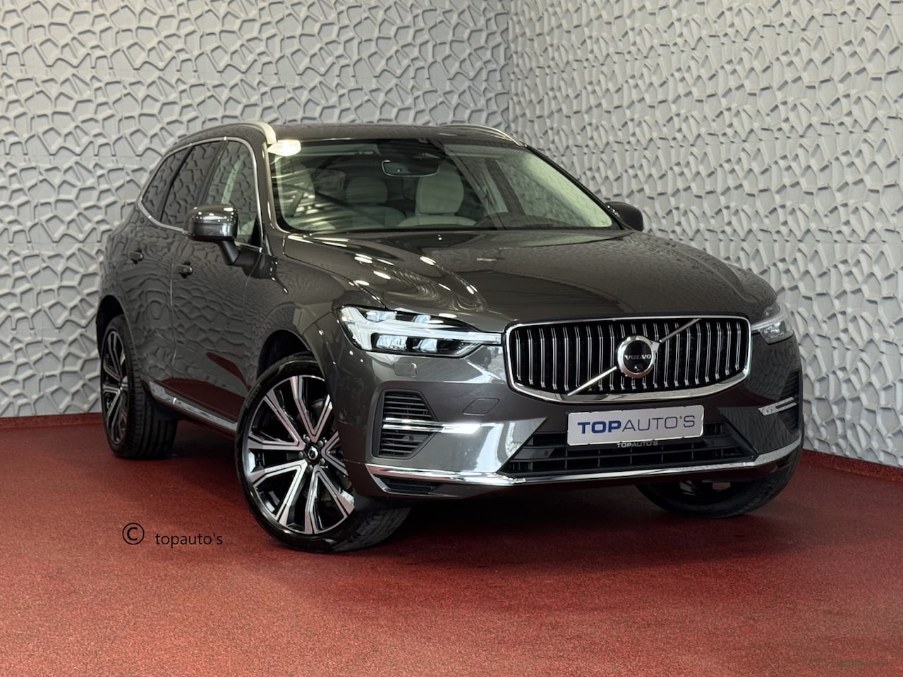 Volvo XC60 - 2.0 T6 350 PK CREME.LEER PHEV SCHUIFDAK AWD ULTRA BRIGHT LONG RANGE PANO HARMAN/KARDON HEA - AutoWereld.nl