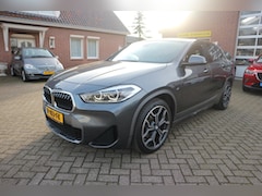 BMW X2 - sDrive18i High Executive Trekhaak Navigatie