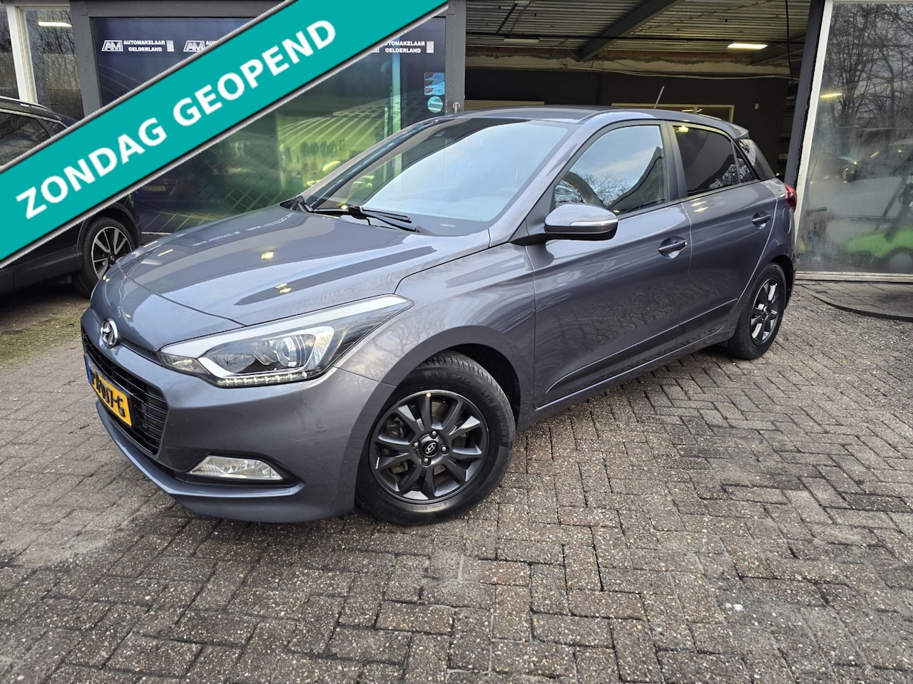 Hyundai i20 - 1.0 T-GDI Black Edition | 2E EIGENAAR | 12MND GARANTIE | CAMERA | NAVI | CRUISE | - AutoWereld.nl