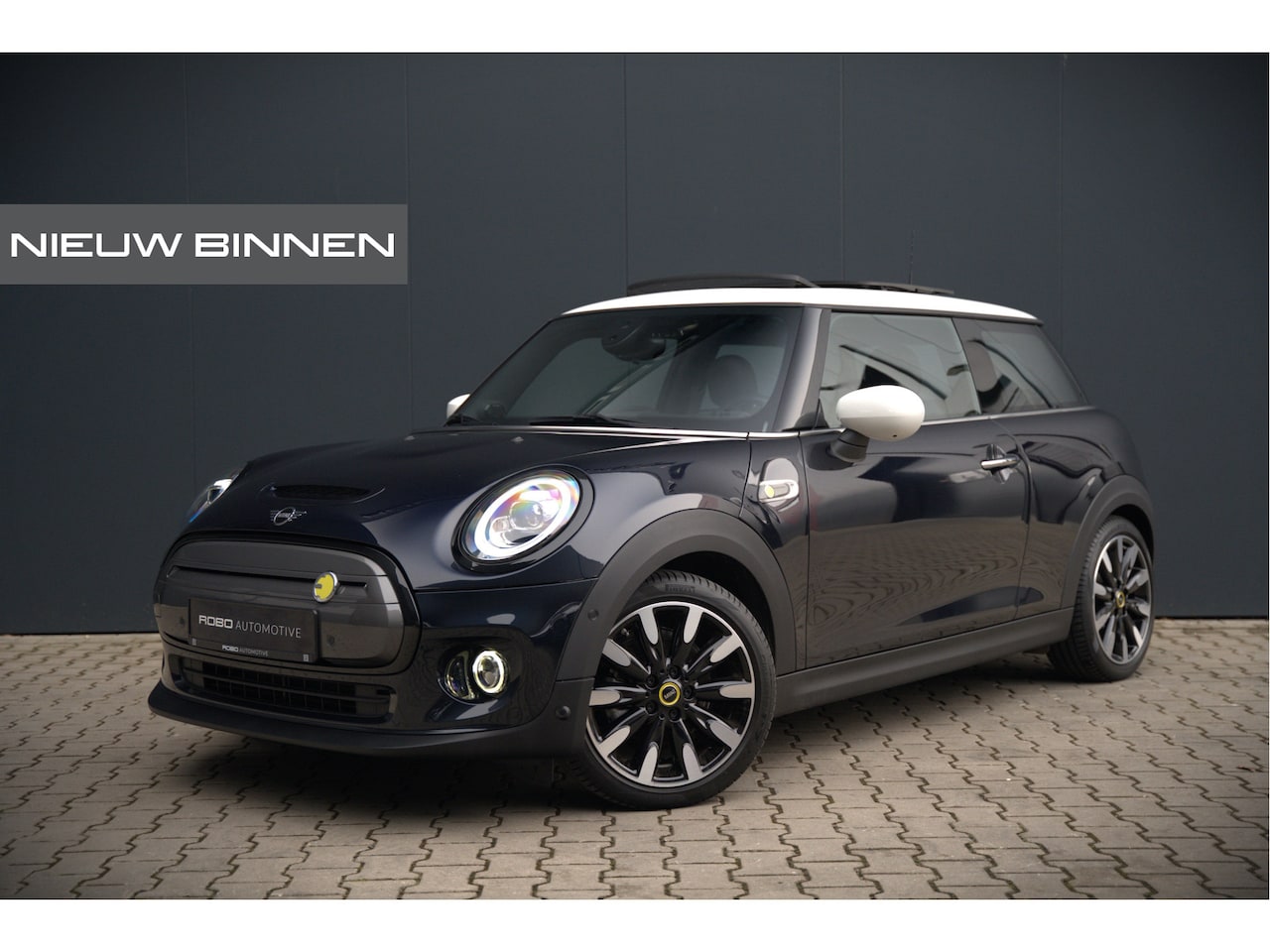 MINI Mini-Electric - Yours 33 kWh | Panoramadak | Harman Kardon | Head-Up Display | Union Jack | Stoelverwarmin - AutoWereld.nl