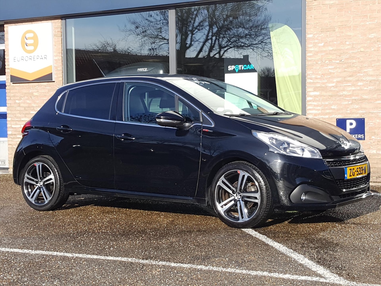 Peugeot 208 - 1.2 110pk GT-Line Apple Carplay & Android Auto | Achteruitrijcamera | Navigatie | Cruise & - AutoWereld.nl
