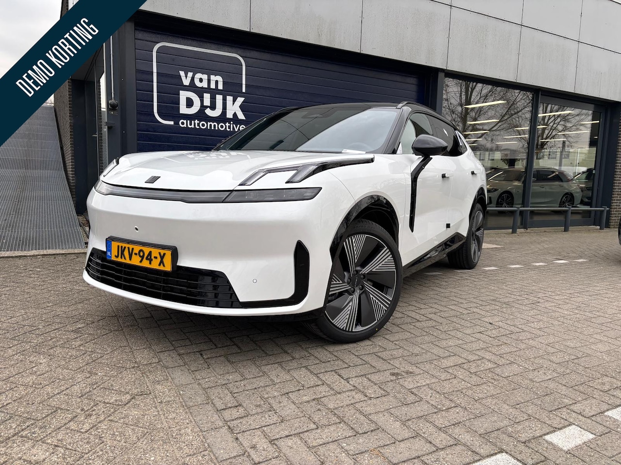Lynk & Co 08 - 1.5 More NIEUW MODEL Panorama Dak, Camera's, Harman / Kardon geluid installatie - AutoWereld.nl