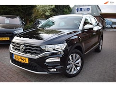 Volkswagen T-Roc - 1.5 TSI Sport 150 PK ADAP CRUISE/CARPLAY/CAMERA/AIRCO-ECC/PDC V+A/TREKH/6 BAK/LMW 17 INCH/