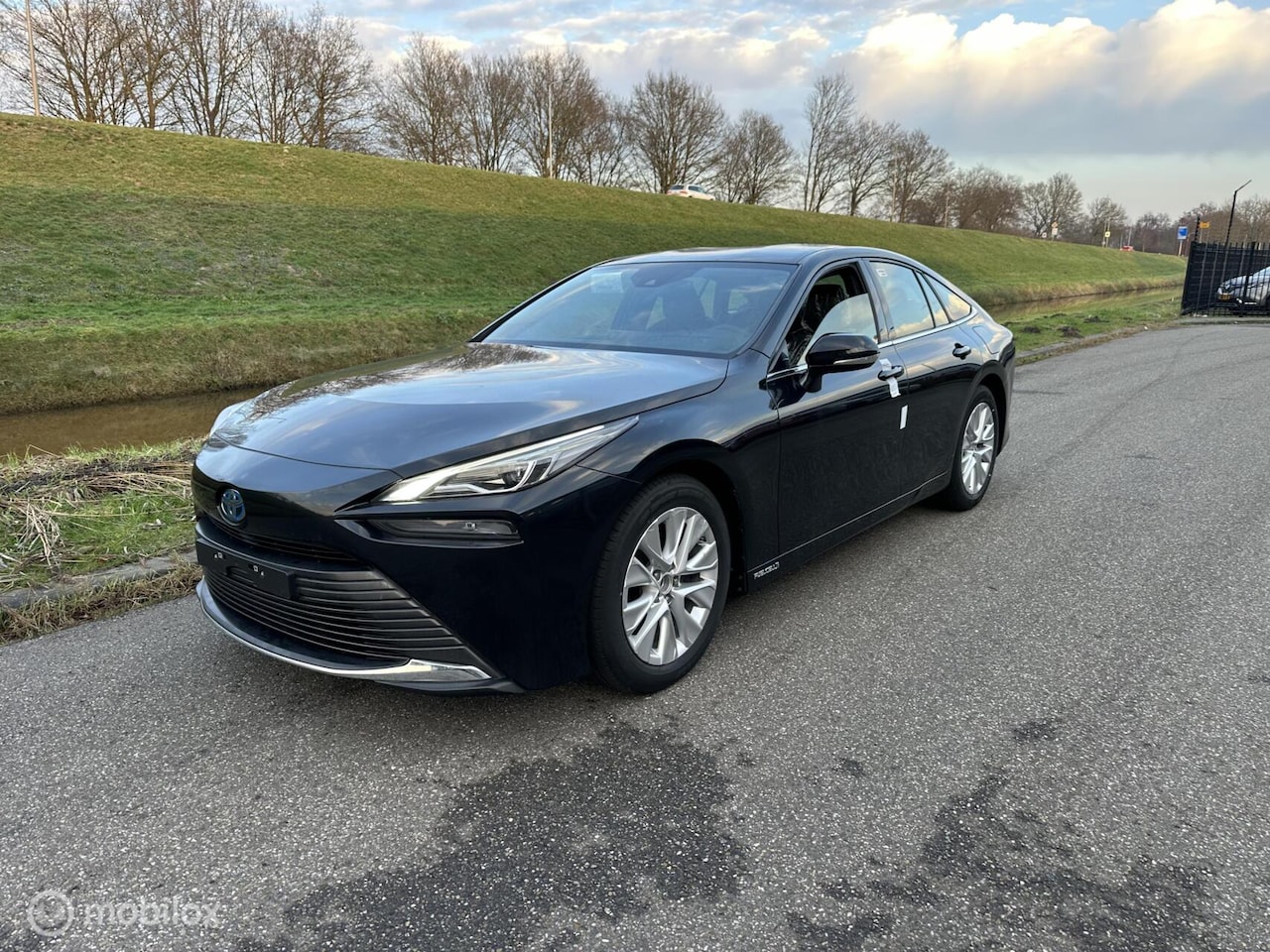 Toyota Mirai - dynamic NIEUW 2025 0 KM NIEUW NL KENTEKEN - AutoWereld.nl