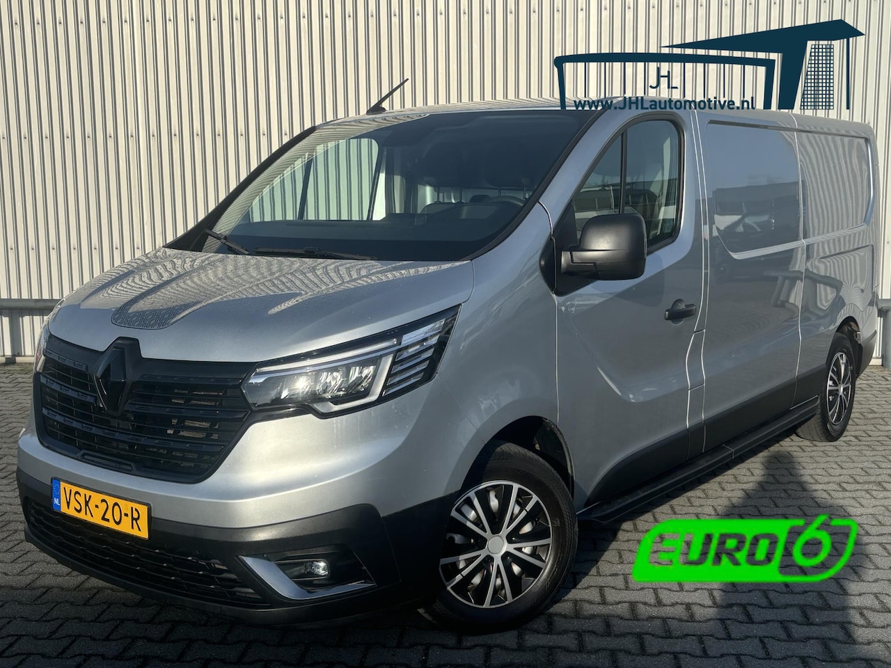 Renault Trafic - 2.0 dCi 130 T30 L2H1 Comfort*CRUISE*HAAK*ECC*TEL*3 - AutoWereld.nl