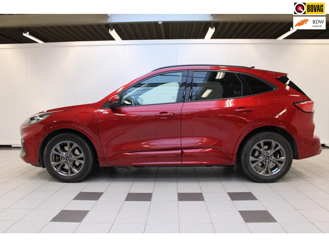 Ford Kuga - 2.5 PHEV ST-Line X - Plugin Hybride, Trekhaak, Stoel/stuur/voorruit verwarming, - AutoWereld.nl