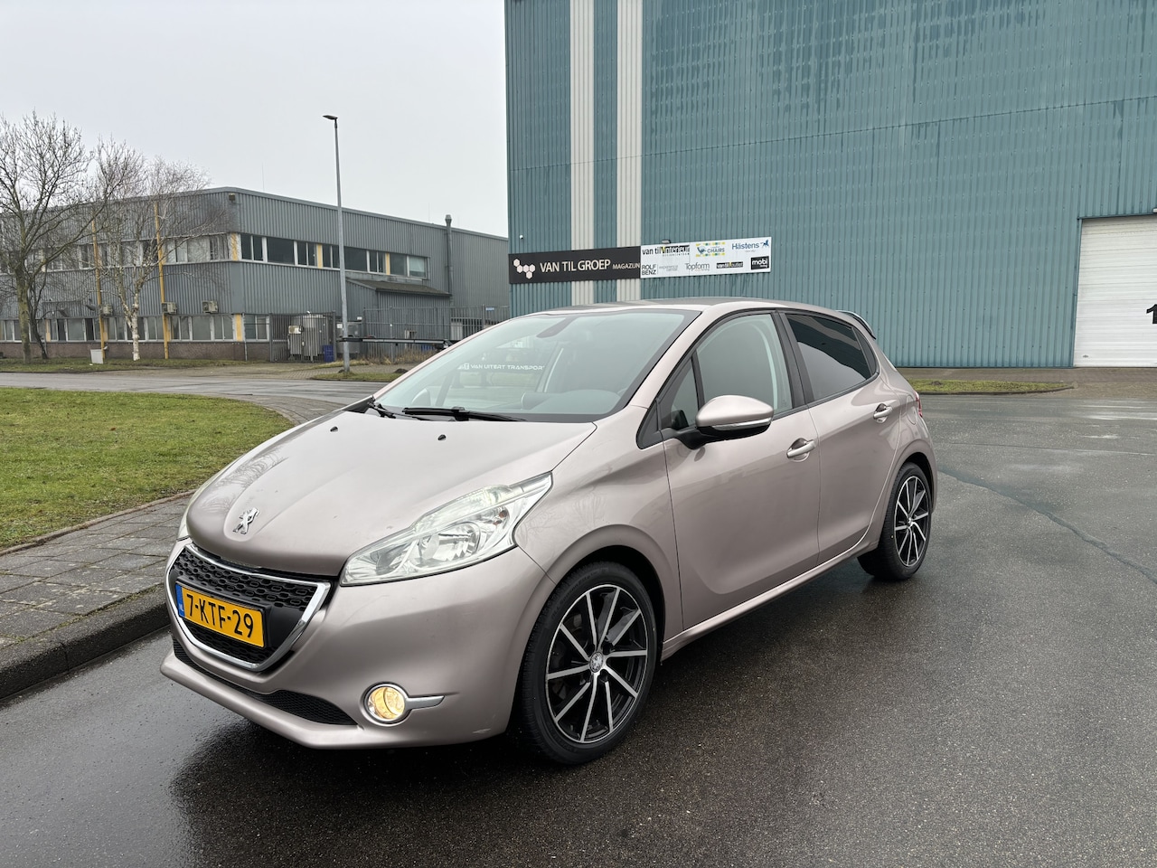 Peugeot 208 - 1.2 VTi Sport-Limited 5-Deurs 82 PK. Distributieriem net vervangen !!! - AutoWereld.nl