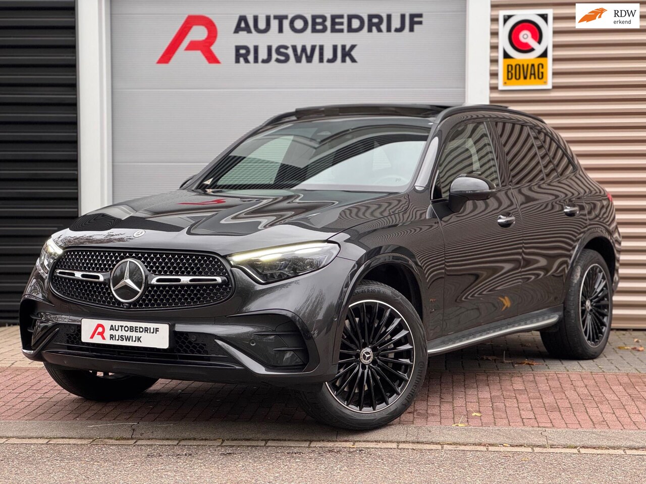 Mercedes-Benz GLC-klasse - 300e 4MATIC AMG Line Pano/360/Memory - AutoWereld.nl