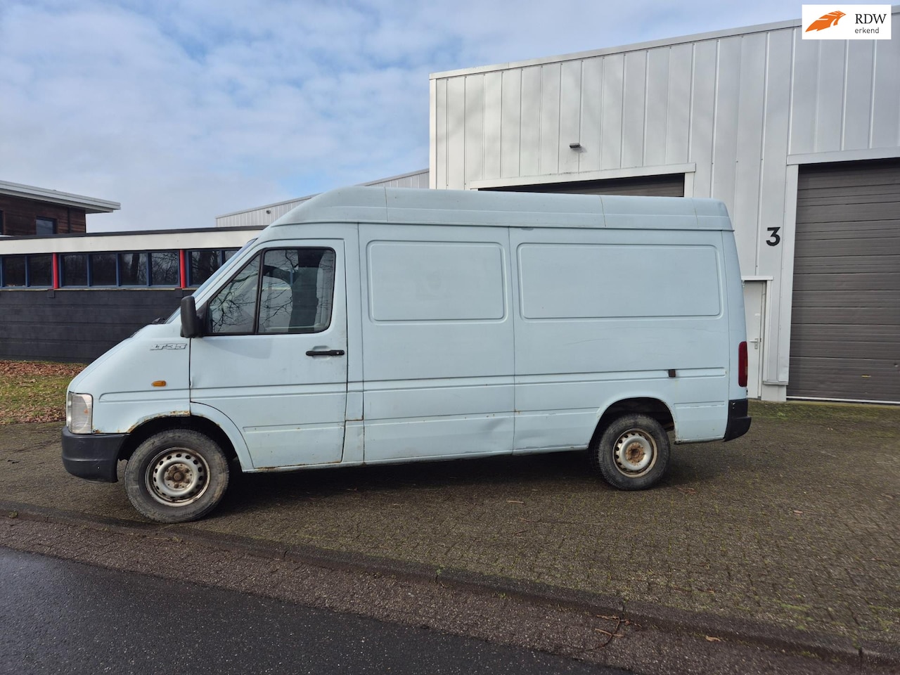 Volkswagen LT 35 - 2.5 TDI lang LT 35 LANG HOOG 2002 CLEAN CAR - AutoWereld.nl