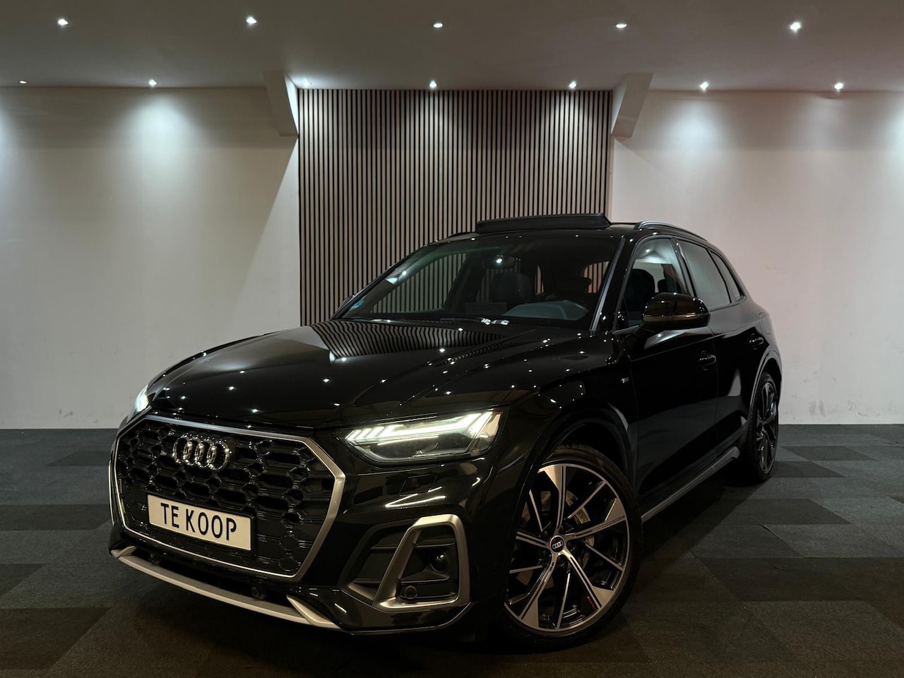 Audi Q5 - 50 TFSI e S-Line l Pano l Matrix l Keyles l Camera l ACC l Lane Assist - AutoWereld.nl