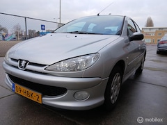 Peugeot 206 - 1.4 Génération 97485 km Airco/ 5 Deurs