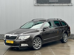 Skoda Superb Combi - 2.0 TDI Greentech Arctic Active, Navi, Clima, Trekhaak