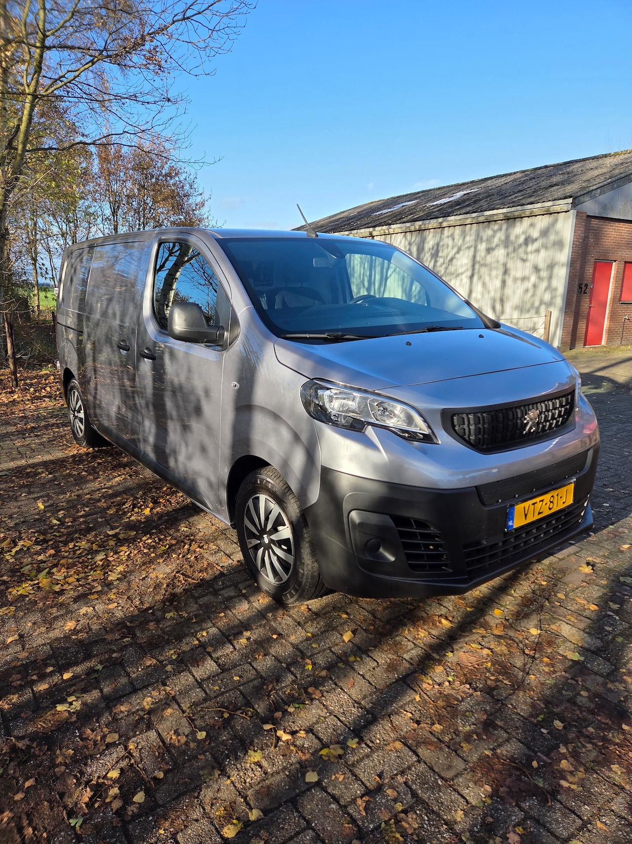 Peugeot e-Expert - EV 75 kWh L2 - AutoWereld.nl