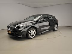 BMW 1-serie - 5-deurs 118i | M-Sportpakket | LED | Navigatie | Sportstoelen | Sportonderstel | DAB | Alu