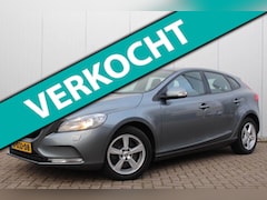 Volvo V40 - 2.0 T2 Momentum | Trekhaak | Stoelverwarming | Lichtmetalen velgen