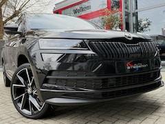 Skoda Karoq - 1.5 TSI 150PK AUT. * SPORTLINE * NAVI/ CARPLAY/ 19 INCH/ VIRTUAL/ 42 DKM