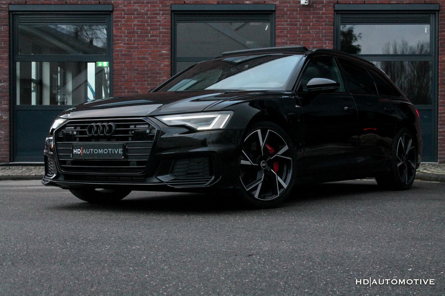 Audi A6 Avant - 55 TFSI e quattro Competition Pano Trekhaak Hud - AutoWereld.nl