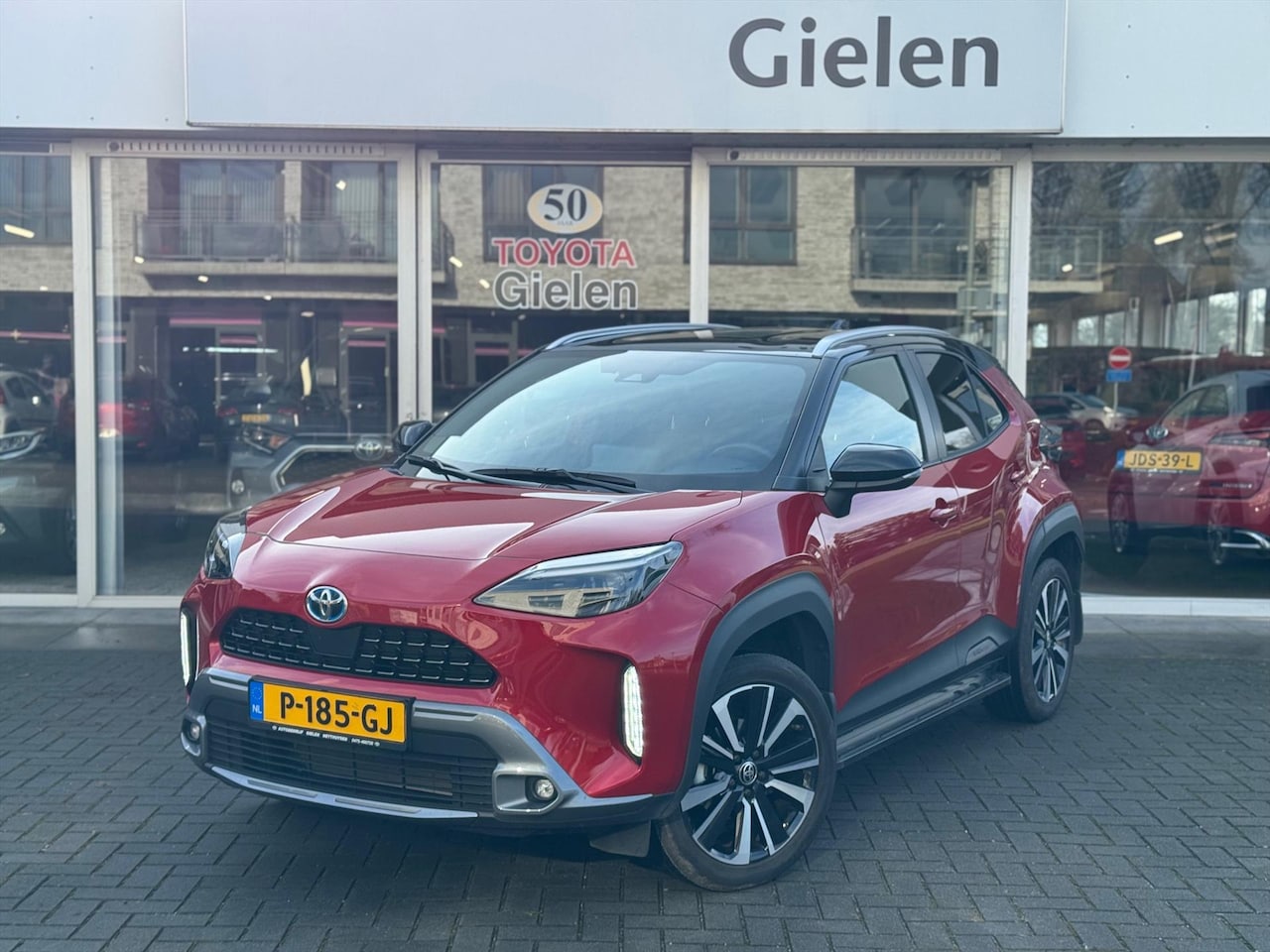 Toyota Yaris Cross - 1.5 Hybrid Adventure AWD | Head up display, Elektrische achterklep, Leer, Stoel + Stuurver - AutoWereld.nl