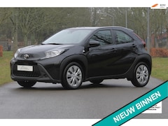 Toyota Aygo X - 1.0 VVT-i MT Play / Van 1e eigenaar / Achteruitrijcamera / Cruise control / Apple car play