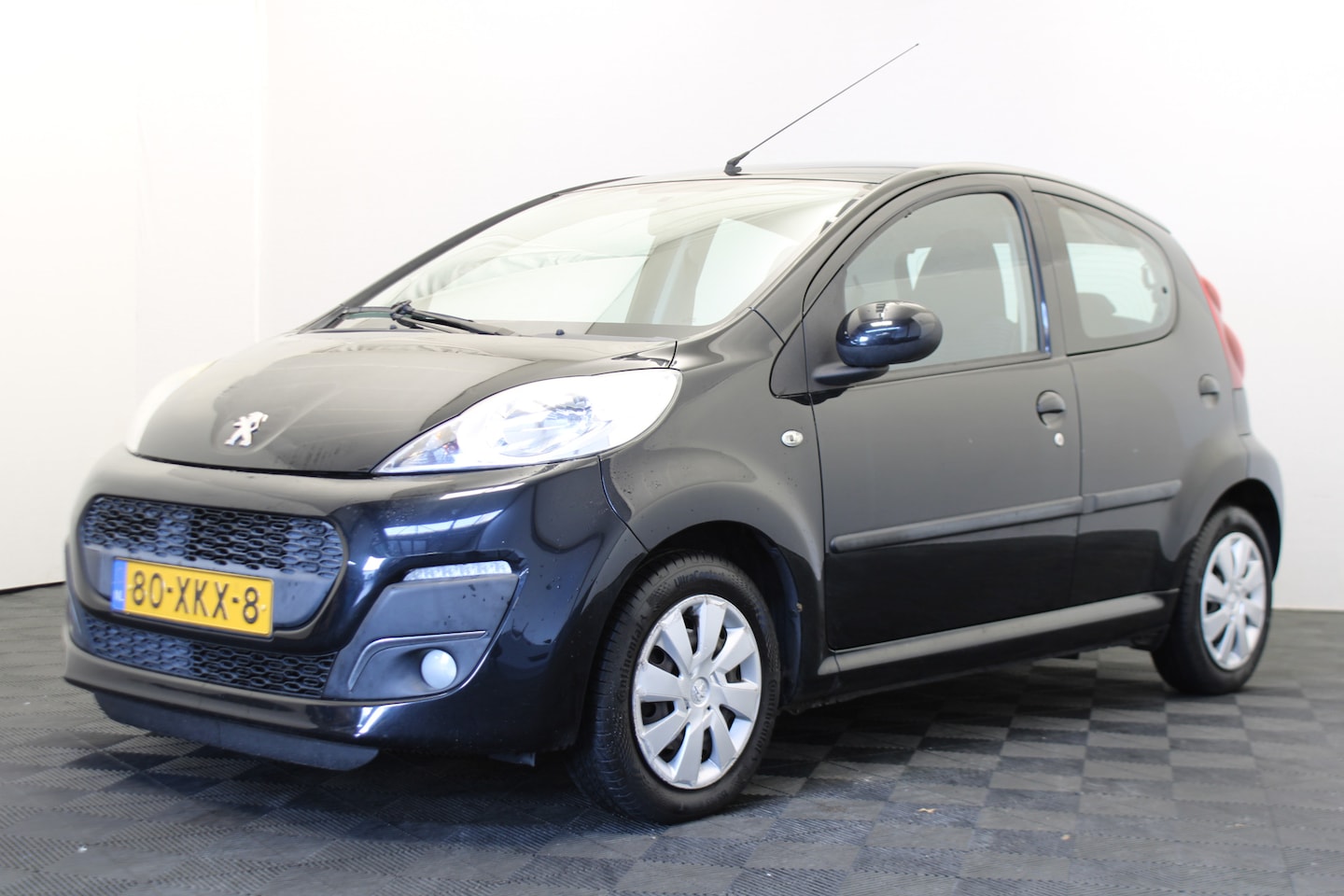 Peugeot 107 - 1.0 Envy |2e Eigenaar| - AutoWereld.nl