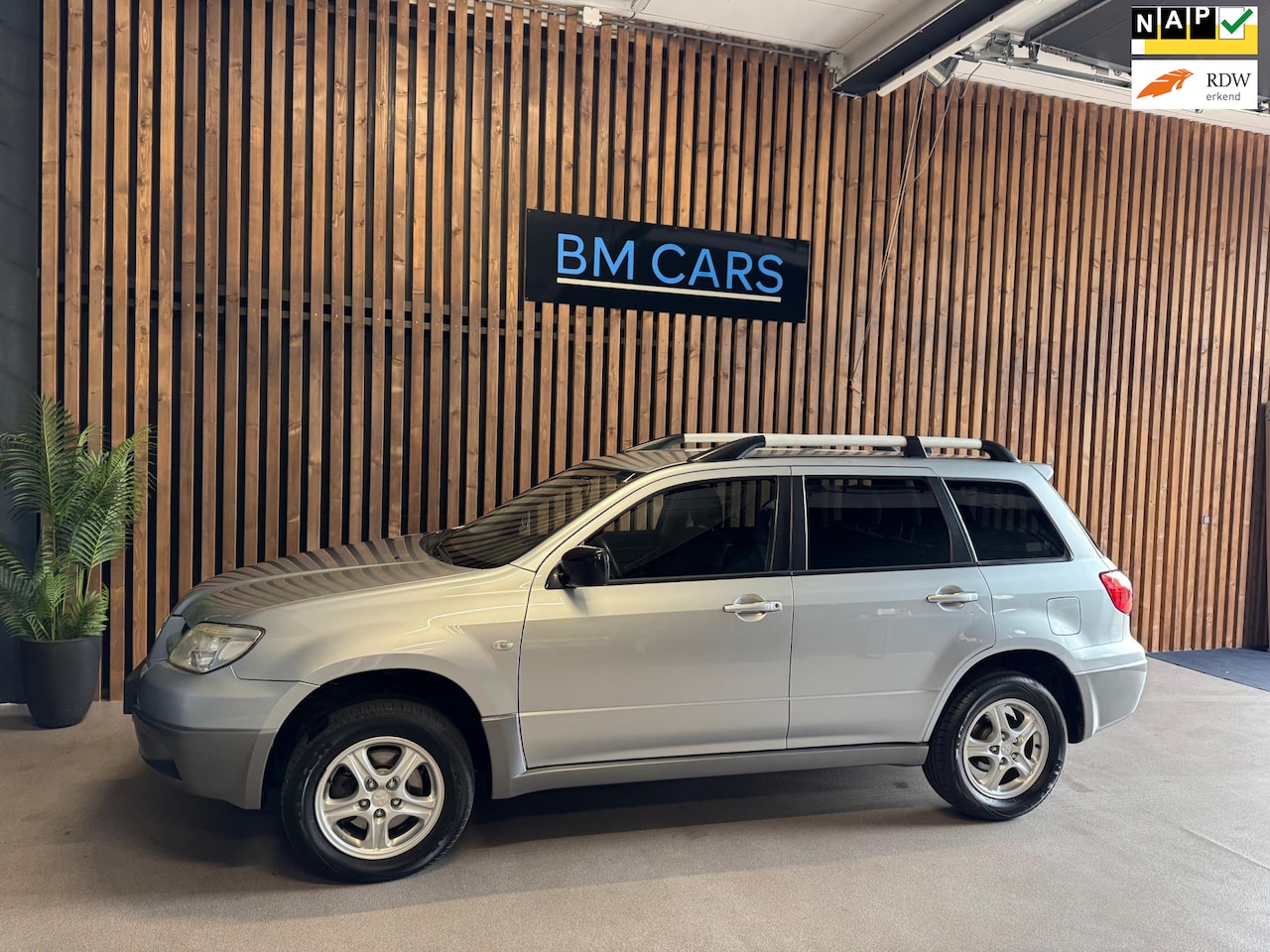 Mitsubishi Outlander Sport - 2.0 Travel Airco,Trekhaak,Camera - AutoWereld.nl