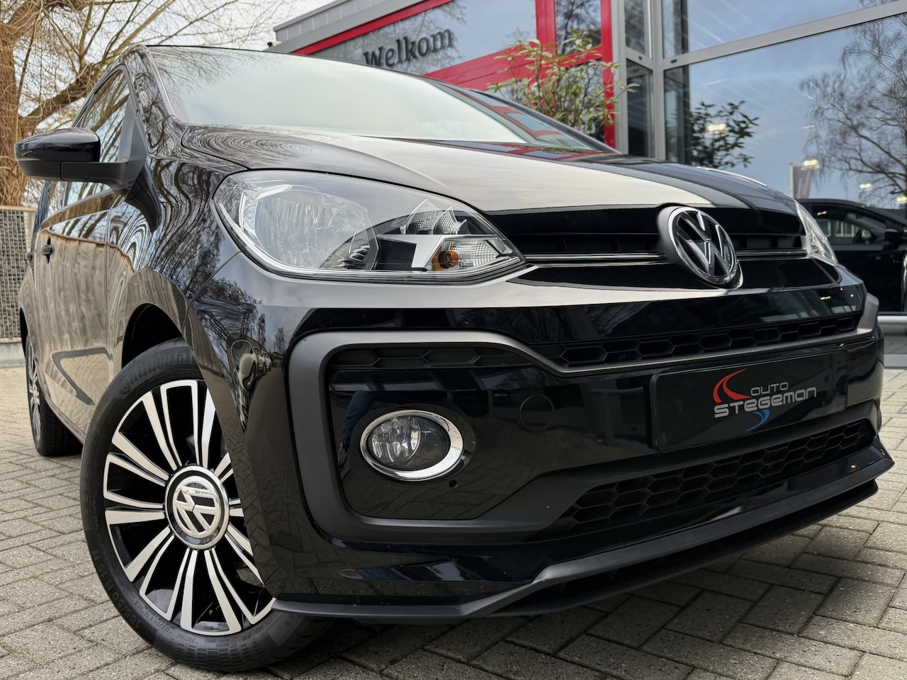 Volkswagen Up! - 1.0 TSI 90PK *!* HIGH UP *!* NAVI/ 16 INCH/ BEATS/ STOELVERWARMING/ PRIVACY GLAS *!* - AutoWereld.nl