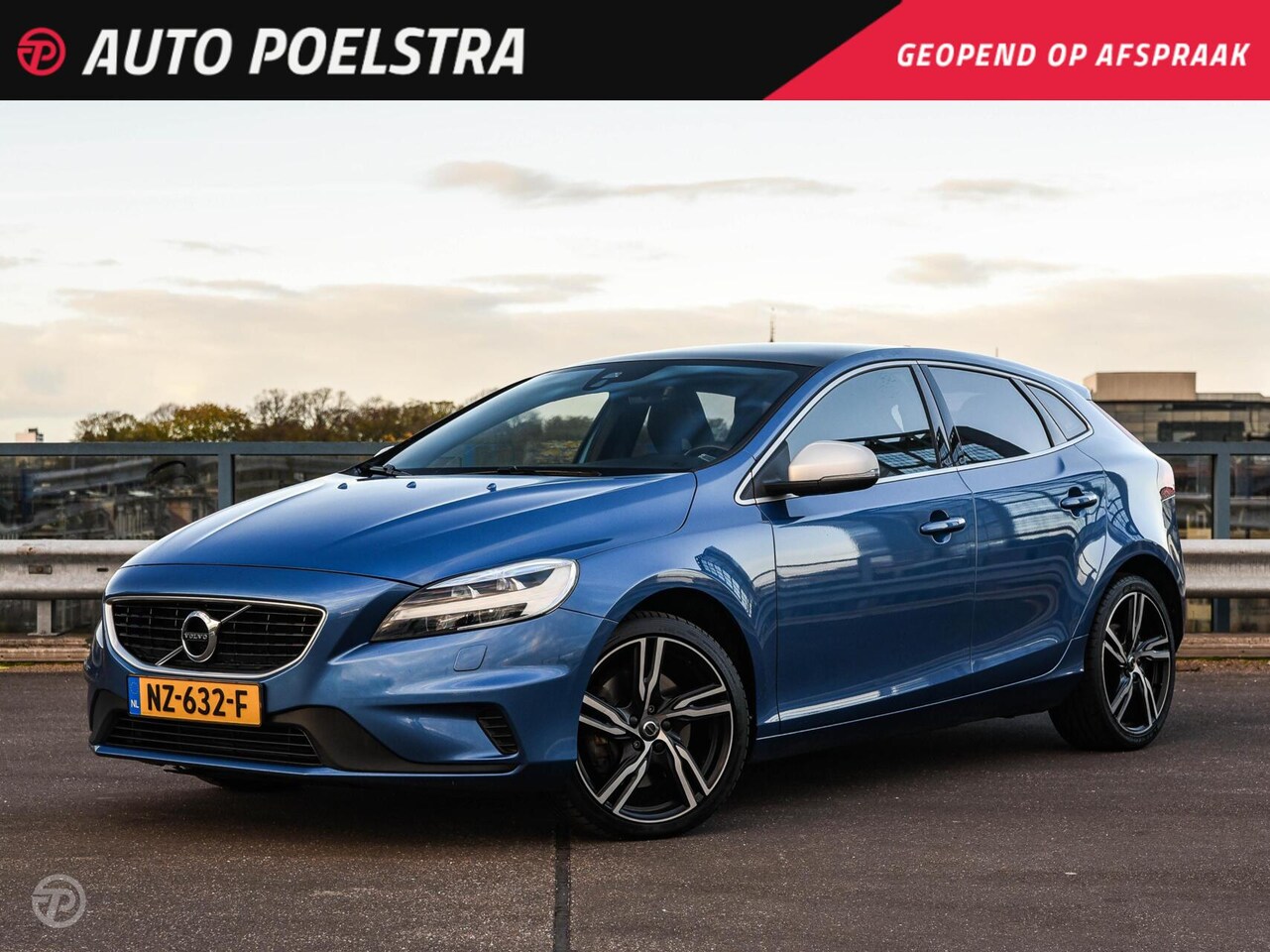Volvo V40 - 2.0 D3 150 PK Business Sport R-Design Panoramadak Harman Kardon LED Standkachel Trekhaak S - AutoWereld.nl