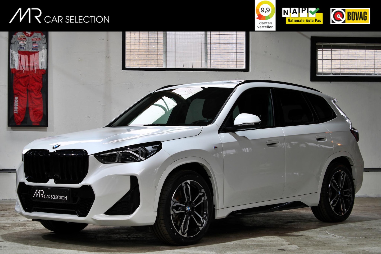 BMW X1 - xDrive23i | M-Sport | Driving Assistant Pro | Panoramadak | Shadow Line | NL auto | BTW | - AutoWereld.nl