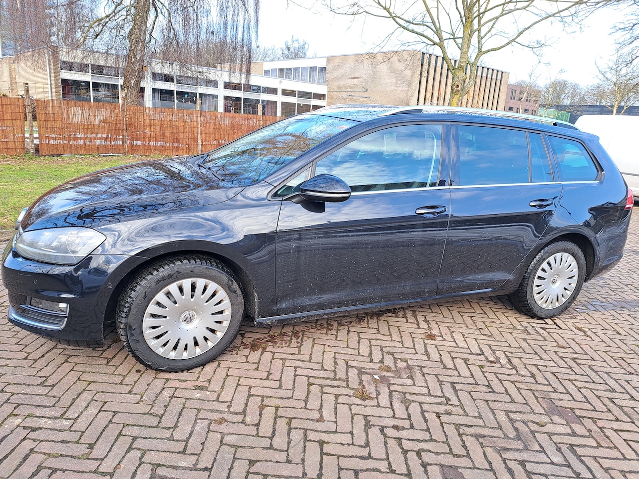 Volkswagen Golf Variant - 1.4 TSI Business Edition R Nieuwe Distributie, APK  tot 25-06-2026, zomerbanden op lichtmetalen velgen - AutoWereld.nl