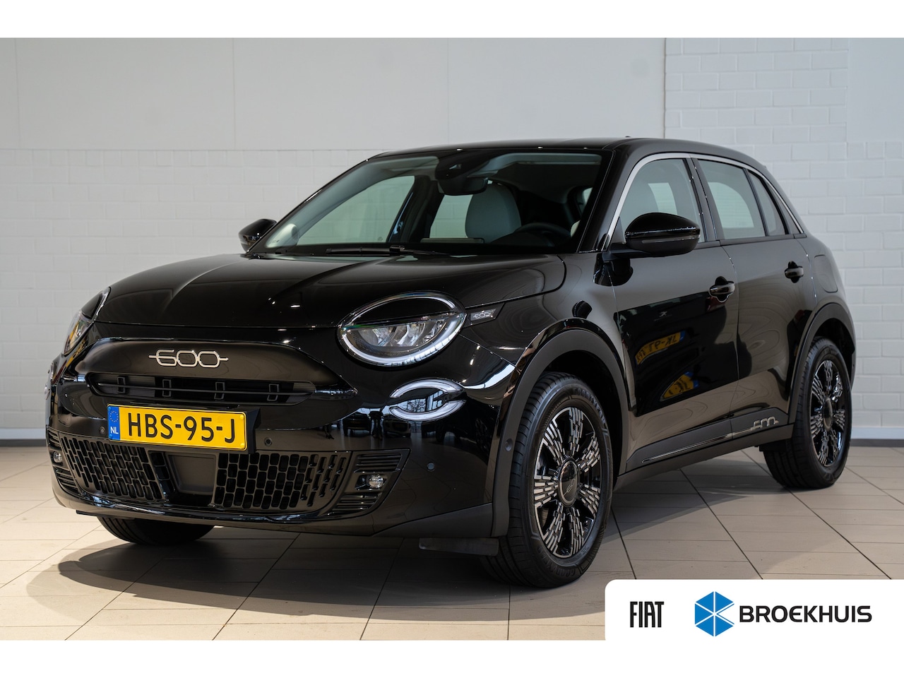 Fiat 600e - Urban 54 kWh | Climate Controle | Keyless | Navigatie | Camera | Parkeersensoren | 17 Inch - AutoWereld.nl