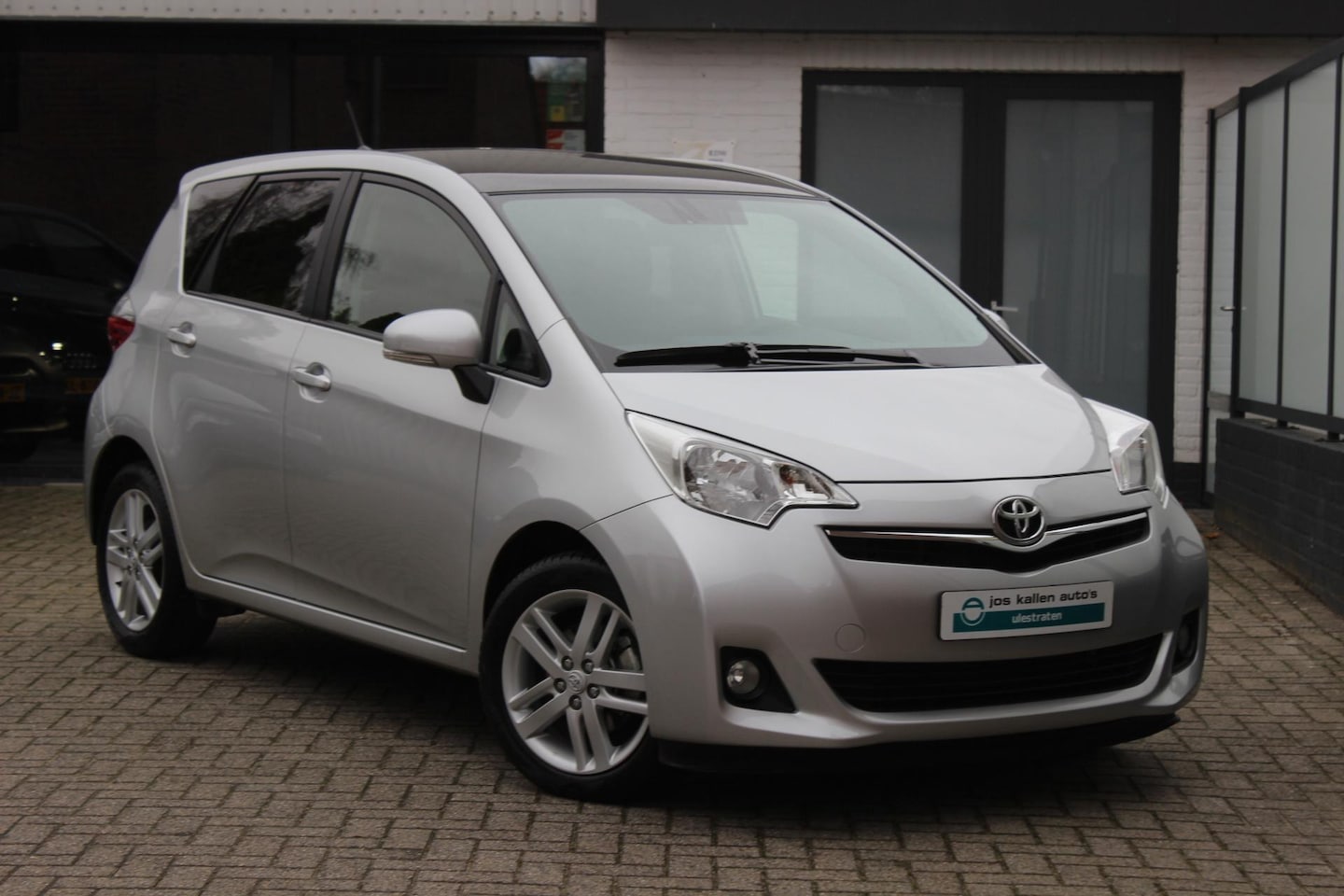 Toyota Verso S - 1.3 VVT-i Dynamic Keyles, Panoramadak, Climate Controle, All Season, 1e Eigenaar, 31dkm!!! - AutoWereld.nl