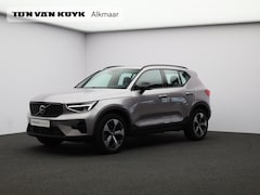 Volvo XC40 - 2.0 B4 Plus Dark / Trekhaak / Harman Kardon / Stoel+Stuurverwarming / Elektrische Stoelen