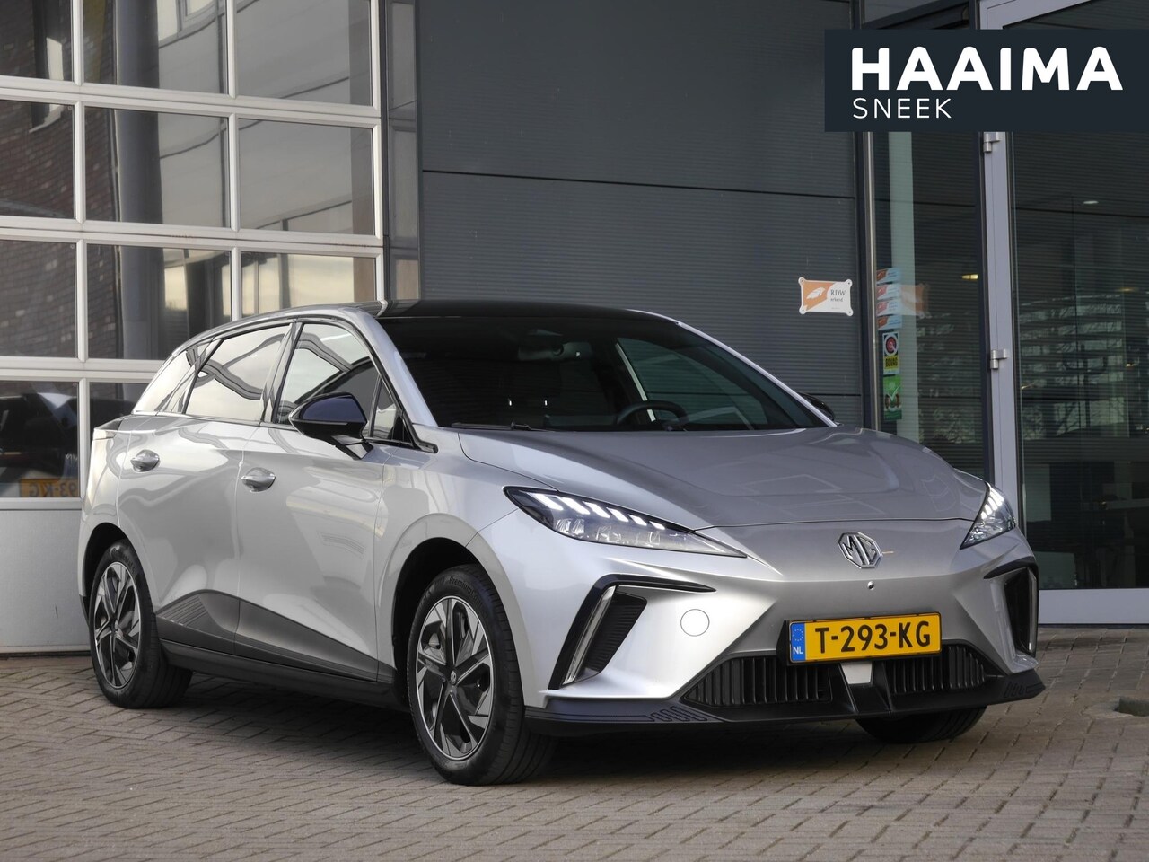 MG MG4 Electric - Luxury 64 kWh | Camera rondom | Half Lederen bekleding | Warmtepomp | Climate control | L - AutoWereld.nl