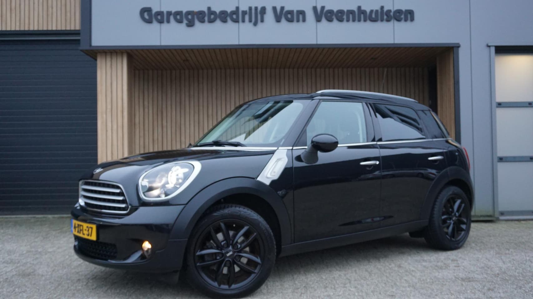 MINI Countryman - 1.6 122pk Knockout Edition Xenon 17 inch LM Clima Cruise Control *127602km* Sfeerverlichti - AutoWereld.nl