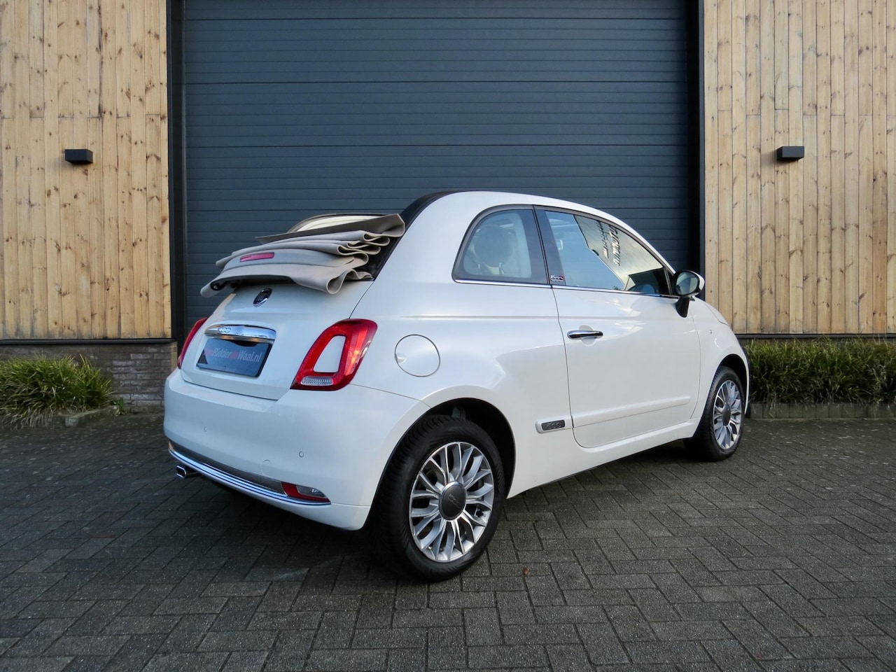 Fiat 500 C - 1.2 Lounge *Vol uniek leder *Airco *Parelmoer - AutoWereld.nl