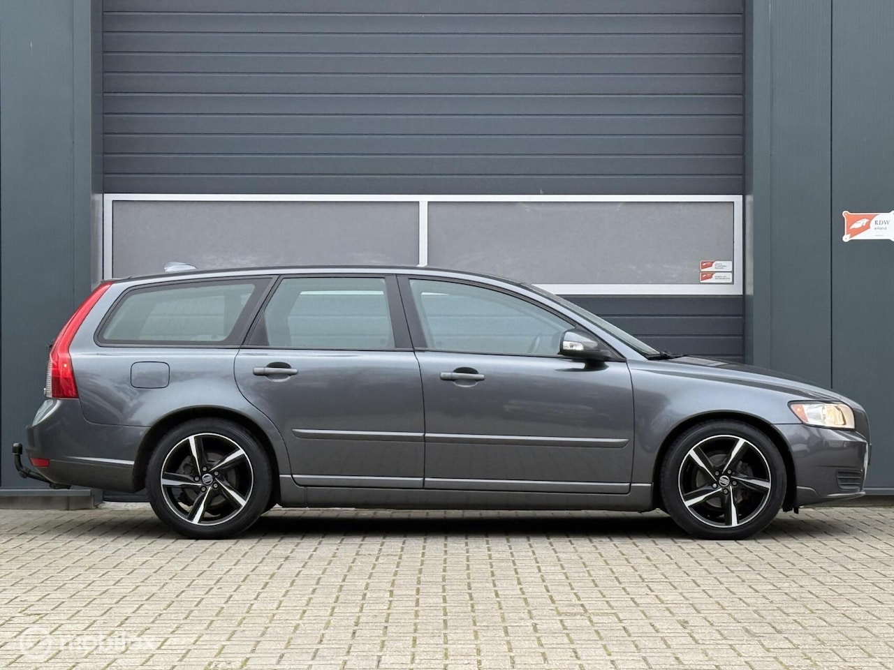 Volvo V50 - 1.6 D2 Kinetic -Navigatie-Trekhaak-Clima - AutoWereld.nl