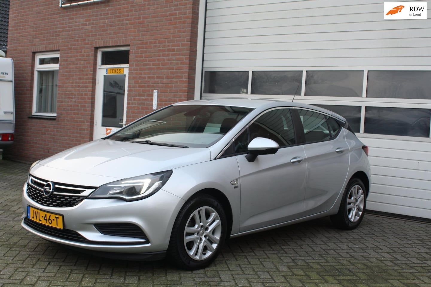 Opel Astra - 1.6 CDTI 120 Jaar Edition Garantie, Nederlandse Auto, 5Deurs, Apple Car Play, Navigatie, P - AutoWereld.nl