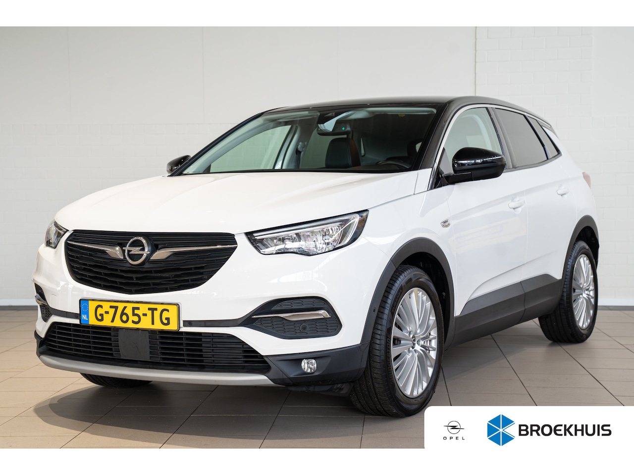 Opel Grandland X - 1.2 Turbo Innovation | Camera | Parkeersensoren | Climate Controle | Navigatie | AGR Stoel - AutoWereld.nl