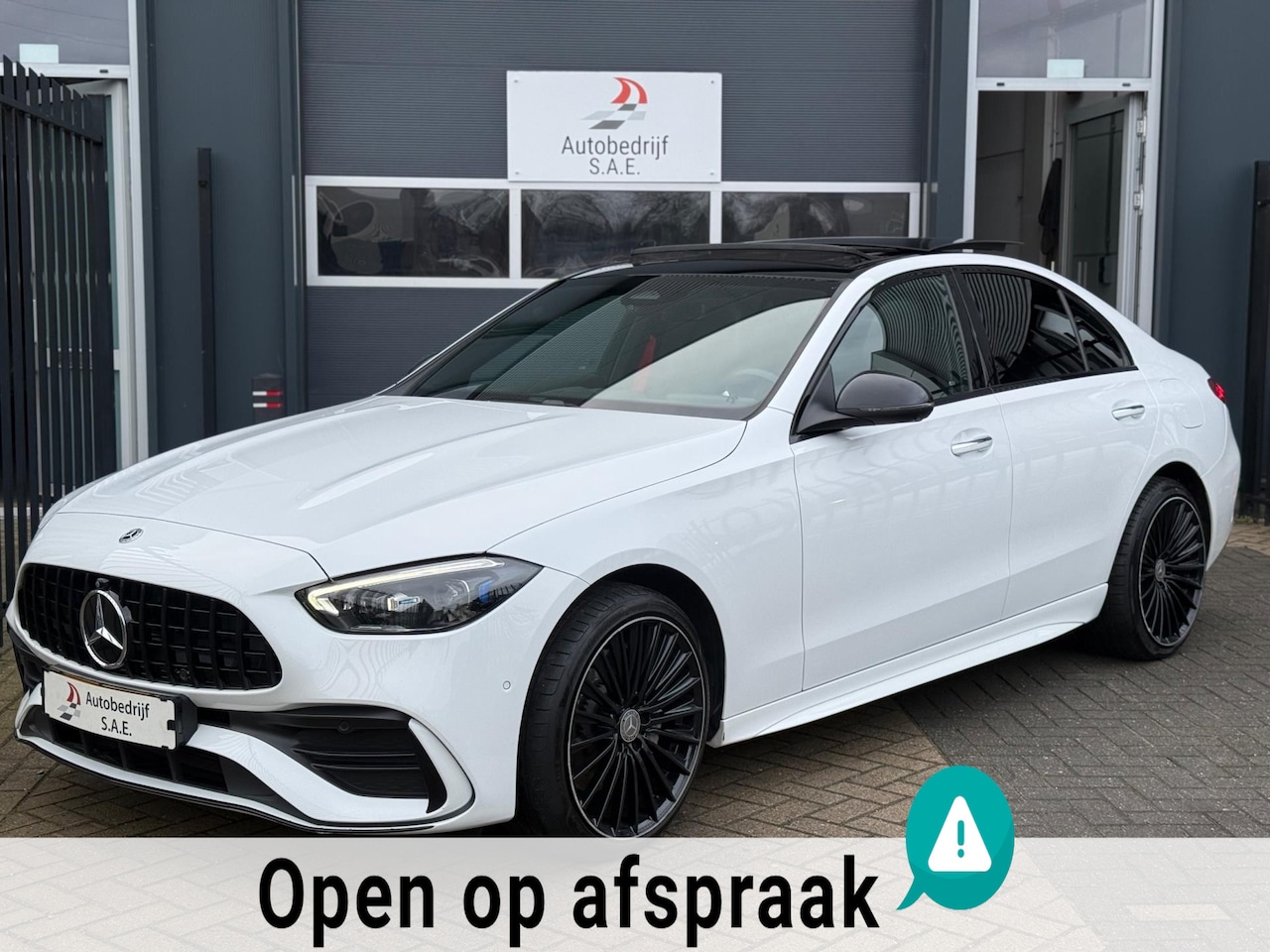 Mercedes-Benz C-klasse - 300 e AMG PANO 360 MEMORY Head Up sfeerverlichting - AutoWereld.nl