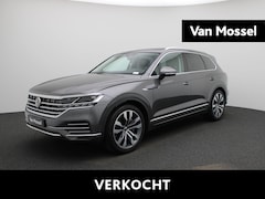 Volkswagen Touareg - Elegance 3.0 TSi eHybrid 4MOTION 381 PK | V6 | Plug-In | Trekhaak | Panoramadak | Lederen