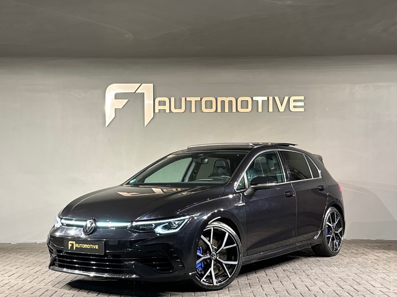 Volkswagen Golf - 2.0 TSI R 4M Performance Pano|HuD|H/K|Akrapovic - AutoWereld.nl