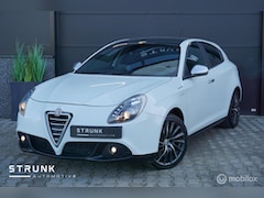 Alfa Romeo Giulietta - 1.4 T Limited Business Executive Sport Automaat Trekhaak Clima PDC LMV