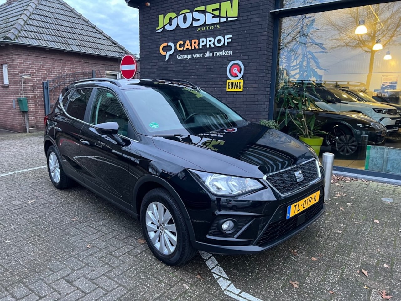 SEAT Arona - 1.0 TSI STYLE B. INT - AutoWereld.nl