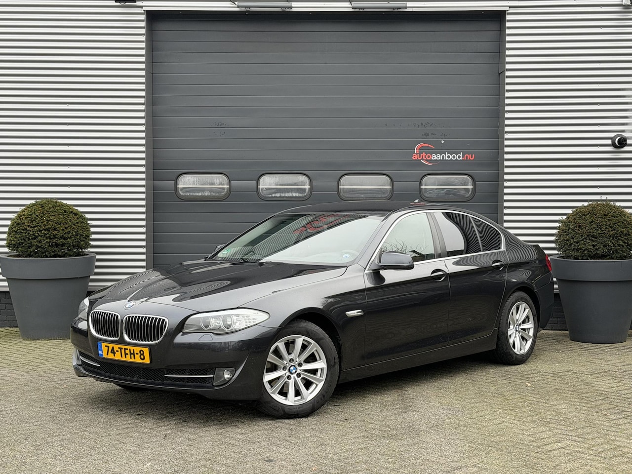 BMW 5-serie - 520d High Executive | Navigatie | Xenon | Lichtmetalen Velgen | Trekhaak | - AutoWereld.nl